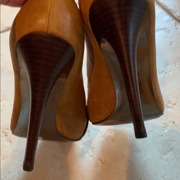 Tory Burch heels - Picture 2 of 5